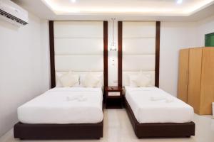 D and R Travellers Inn