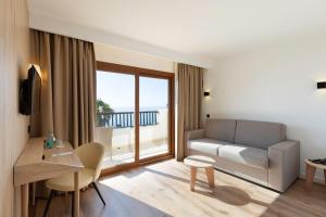 Suite 1 bedroom Sea View room in Alua Las Rocas