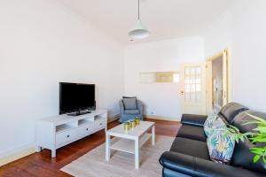 Almirante Home with 3 Bedrooms