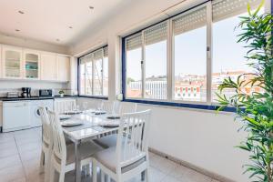 Almirante Home with 3 Bedrooms