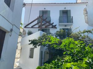 Raphael Skiathos Living-Olga