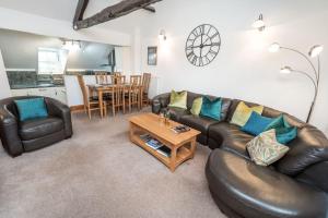 Bridge House Apartment 3