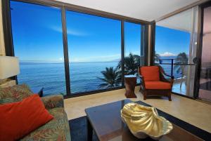 One-Bedroom Apartment room in Mahana 604 Oceanfront 1BD 1BA condo