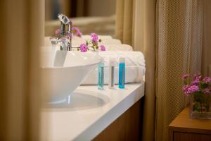 King Jason Paphos - Designed for Adults by Louis Hotels