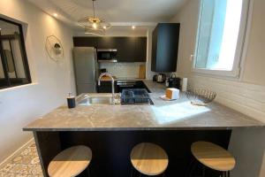 Appartements GROOMI- Esthetique 2 chambres avec parking : photos des chambres