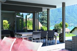 Villas Charming villa with pool lake view 10 minutes from the city center : photos des chambres