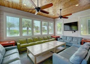 Ten-Bedroom House room in AVG622#2-Beach Club home
