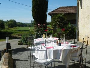 Hotels Logis Le Relais du Bastidou : photos des chambres