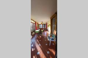 Casona LA FLORIDA con parque y pileta, a una cuadra del río