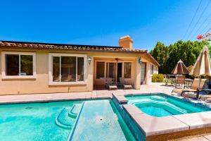 Three Bedroom House room in El Paseo Tuscan Villa