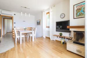 Apartment Gli Ulivi 4 in Tremezzina Lake Como Shared Pool