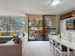 Magnus Gardens 4 beautiful air conditioned unit with filtered water views and Wi-Fi