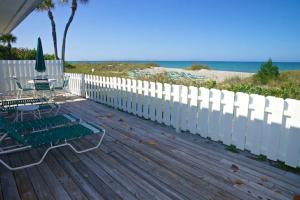 Two-Bedroom Apartment with Ocean View room in Sea Club I