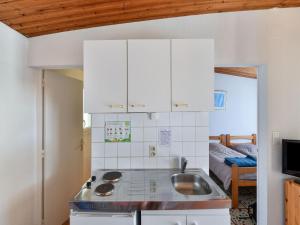 Maisons de vacances Tasteful Holiday Home in Saint-Savinien with Private Garden : photos des chambres