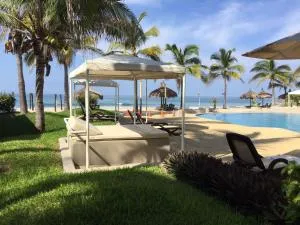 A PIE DE PLAYA CON ALBERCA JACUZZI VISTA AL MAR - El Habal