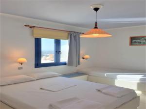 Spacious Room in Creta for 3 people, with Ac, Swimming Pool and Nature