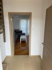 Apartman 12 Jelena Anžujska