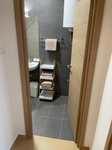 Apartman 12 Jelena Anžujska