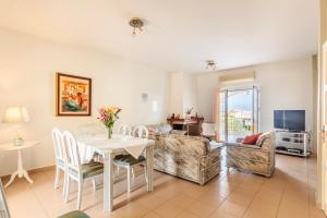 Casa Nebari Seaside Retreats - Fully Equipped, Ideal Spot