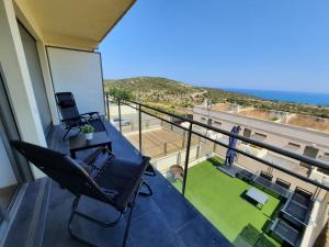 Adosado familiar 160 m, 2 piscinas, barbacoa, vistas al mar y montaña, 7 personas, wifi, mascotas, cuna