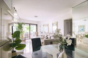 OleHolidays Marbella del Mar Primera linea playa