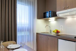 Hotels Neho Suites Porte de Geneve : Chambre Triple