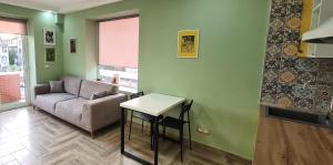 2V1 - Sheshi Willson