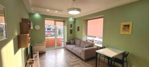 2V1 - Sheshi Willson