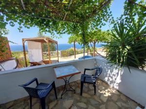 obrázek - Beautiful house located on a hill with a spectacular sea view in Samos Island