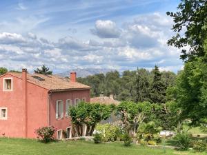 B&B / Chambres d'hotes La Feraude - Pays d'Aix en Provence : photos des chambres