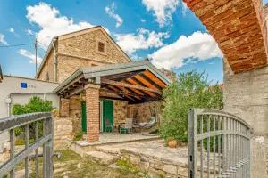Holiday Home Stone Wall - Miočic