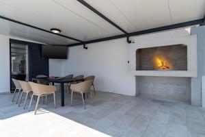 Seaview Villa Marila with a private pool with hydromassage, 3 en suite bedrooms, 1km from beach