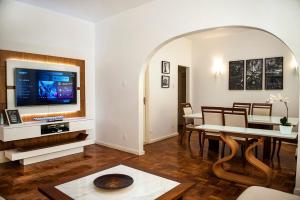 Amazing in Ipanema by Verlaine Adami