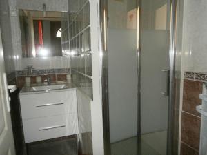 Maisons de vacances Gite Nouans-les-Fontaines, 6 pieces, 12 personnes - FR-1-381-406 : photos des chambres