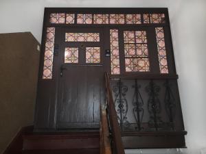 Ceglana i Witrażowa Komnata