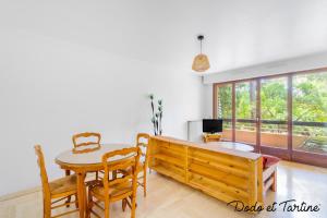 Maisons de vacances Friendly 2 bedroom with terrace and parking - Dodo et Tartine : photos des chambres