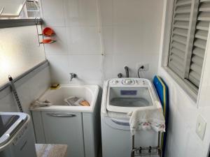 PÉ NA AREIA - COM SERVIÇO DE PRAIA