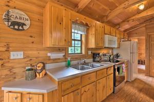 Quaint Log Cabin with Views Near West Jefferson