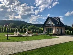 Bystry domek w Beskidach przy szlaku na Babią Górę - Bystra