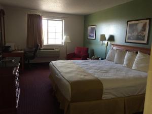 King Room - Non-Smoking room in Osceola Grand Hotel