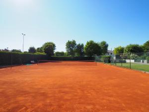 villetta con piscina a due passi dal mare