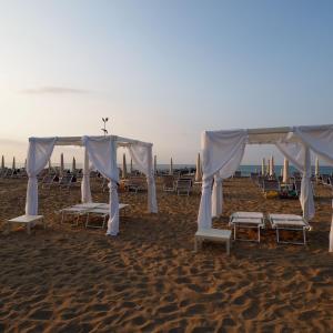 villetta con piscina a due passi dal mare