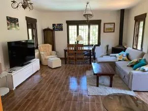 Chalet Dani con parcela privada a 8min de Puy Du Fou - Guadamur