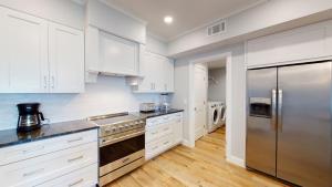 5107 Hampton Place South