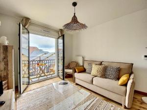 Lancre Marine YourHostHelper