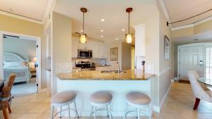 3208 Windsor Court South