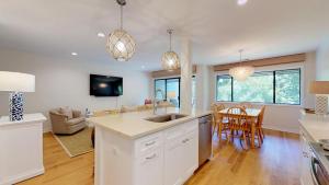 299 Turnberry Village