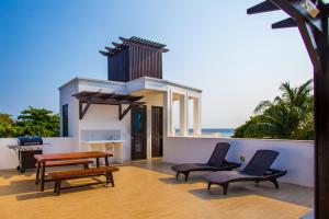 Bella Luna Beach Home #64708