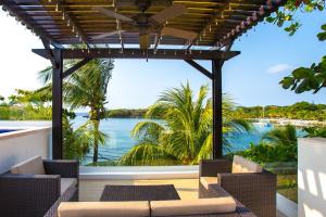 Bella Luna Beach Home #64708