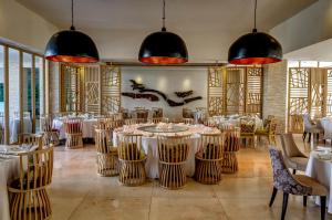 Restaurant, AYANA Resort Bali in Bali